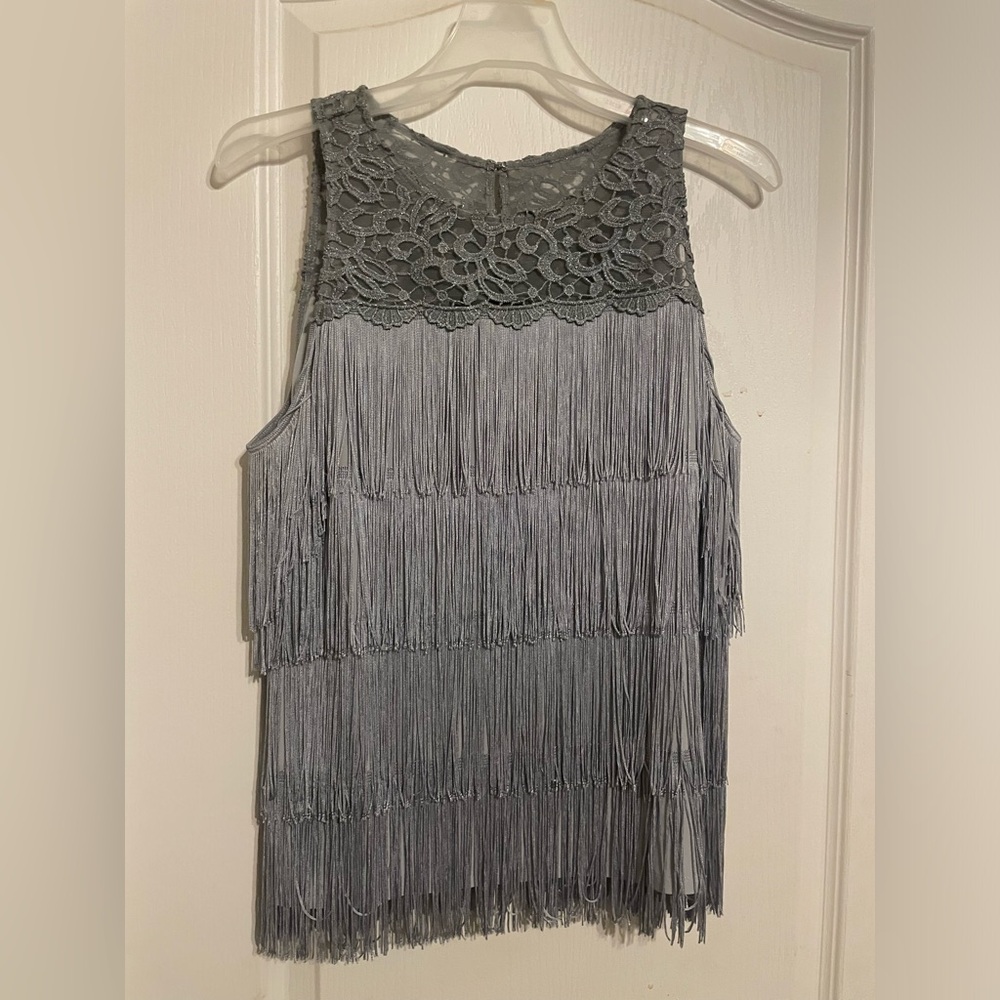 Silver/gray fringe top